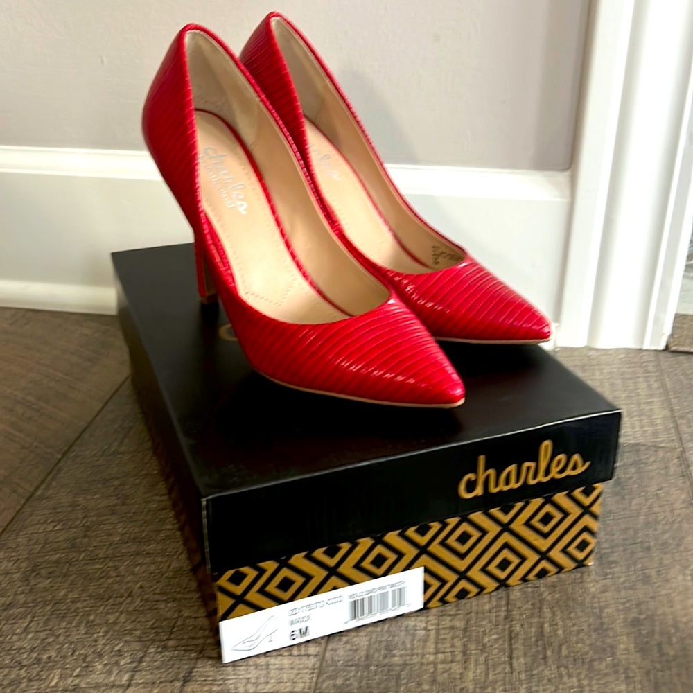Read lizard, print Charles Davis heel